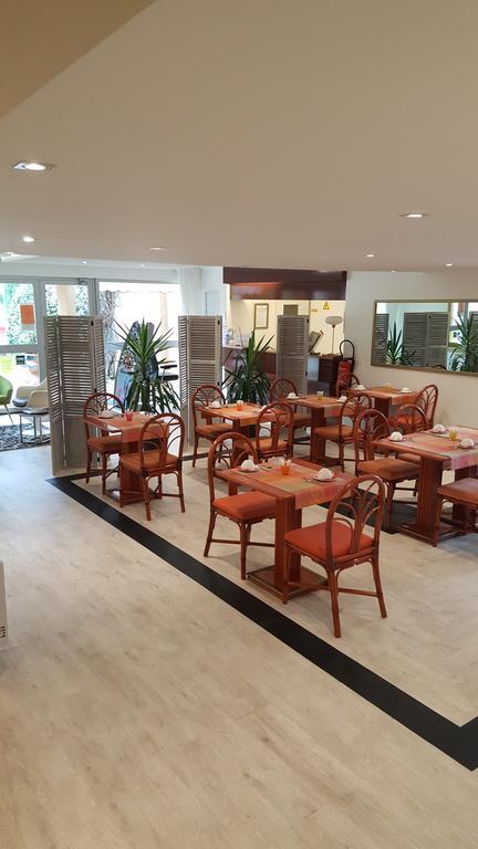 Hotel Le Galoubet Villeneuve-Loubet Bagian luar foto