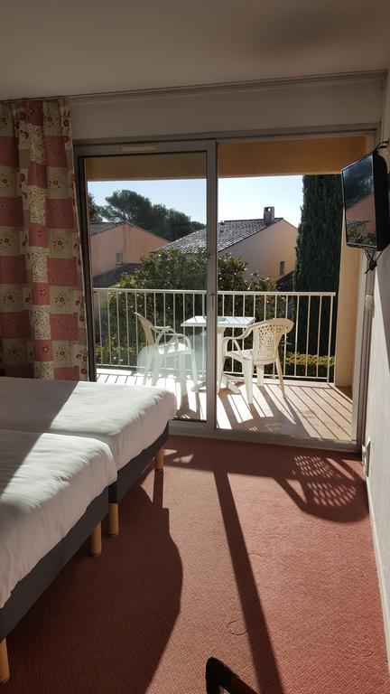 Hotel Le Galoubet Villeneuve-Loubet Bagian luar foto