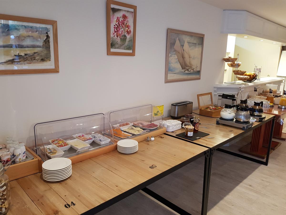 Hotel Le Galoubet Villeneuve-Loubet Bagian luar foto