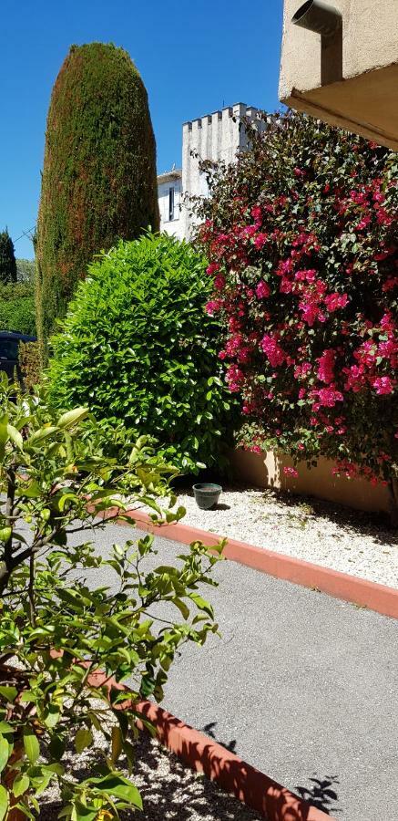 Hotel Le Galoubet Villeneuve-Loubet Bagian luar foto