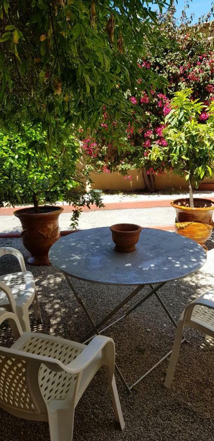 Hotel Le Galoubet Villeneuve-Loubet Bagian luar foto