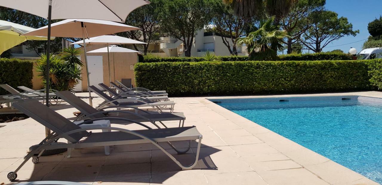 Hotel Le Galoubet Villeneuve-Loubet Bagian luar foto