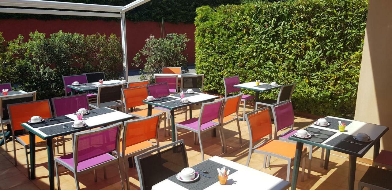 Hotel Le Galoubet Villeneuve-Loubet Bagian luar foto
