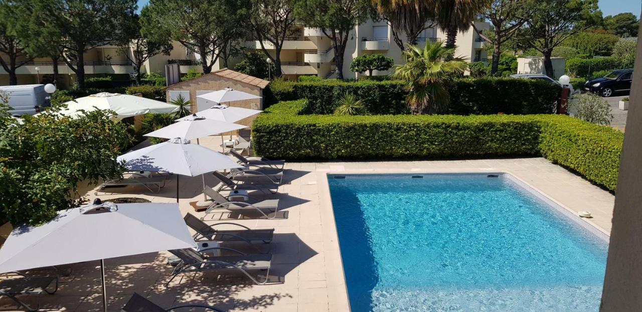 Hotel Le Galoubet Villeneuve-Loubet Bagian luar foto