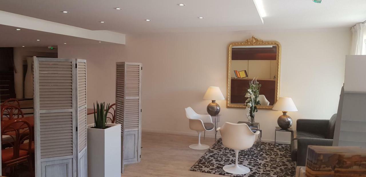 Hotel Le Galoubet Villeneuve-Loubet Bagian luar foto